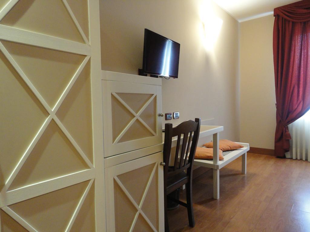 Hotel Vazzana Volpiano Bagian luar foto
