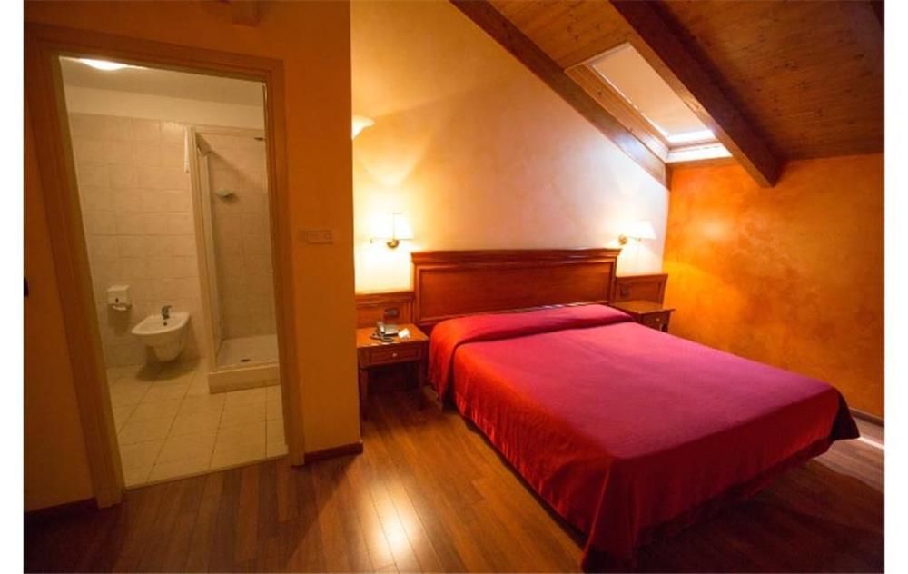 Hotel Vazzana Volpiano Bagian luar foto