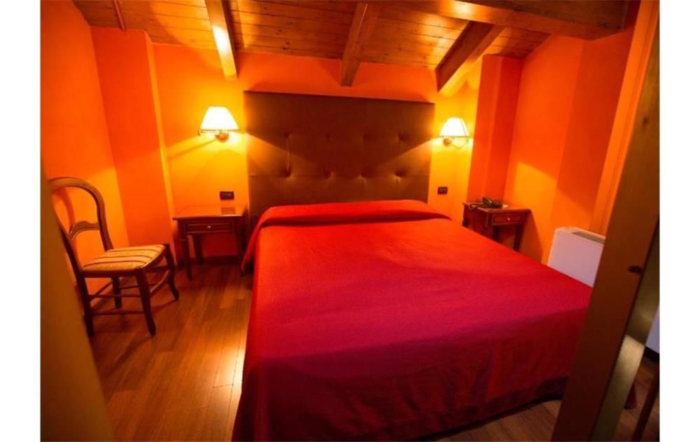 Hotel Vazzana Volpiano Bagian luar foto